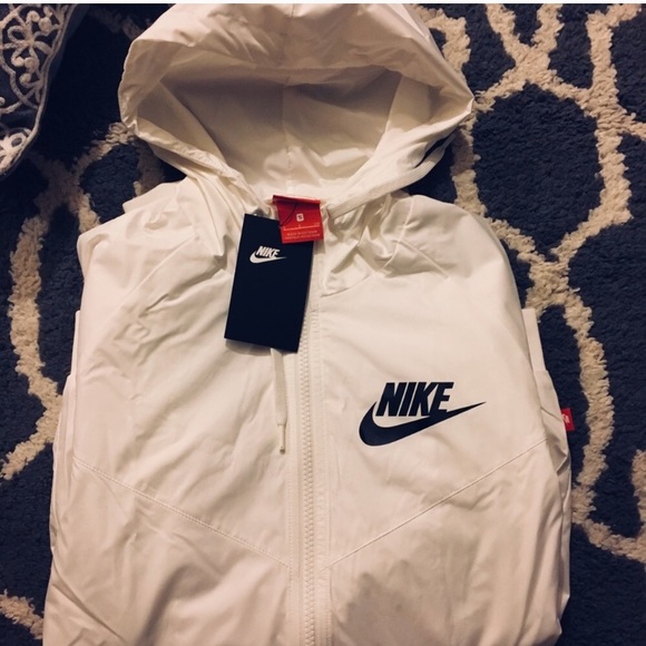 Nike Windbreaker/runner NWT - Picture 4 of 8